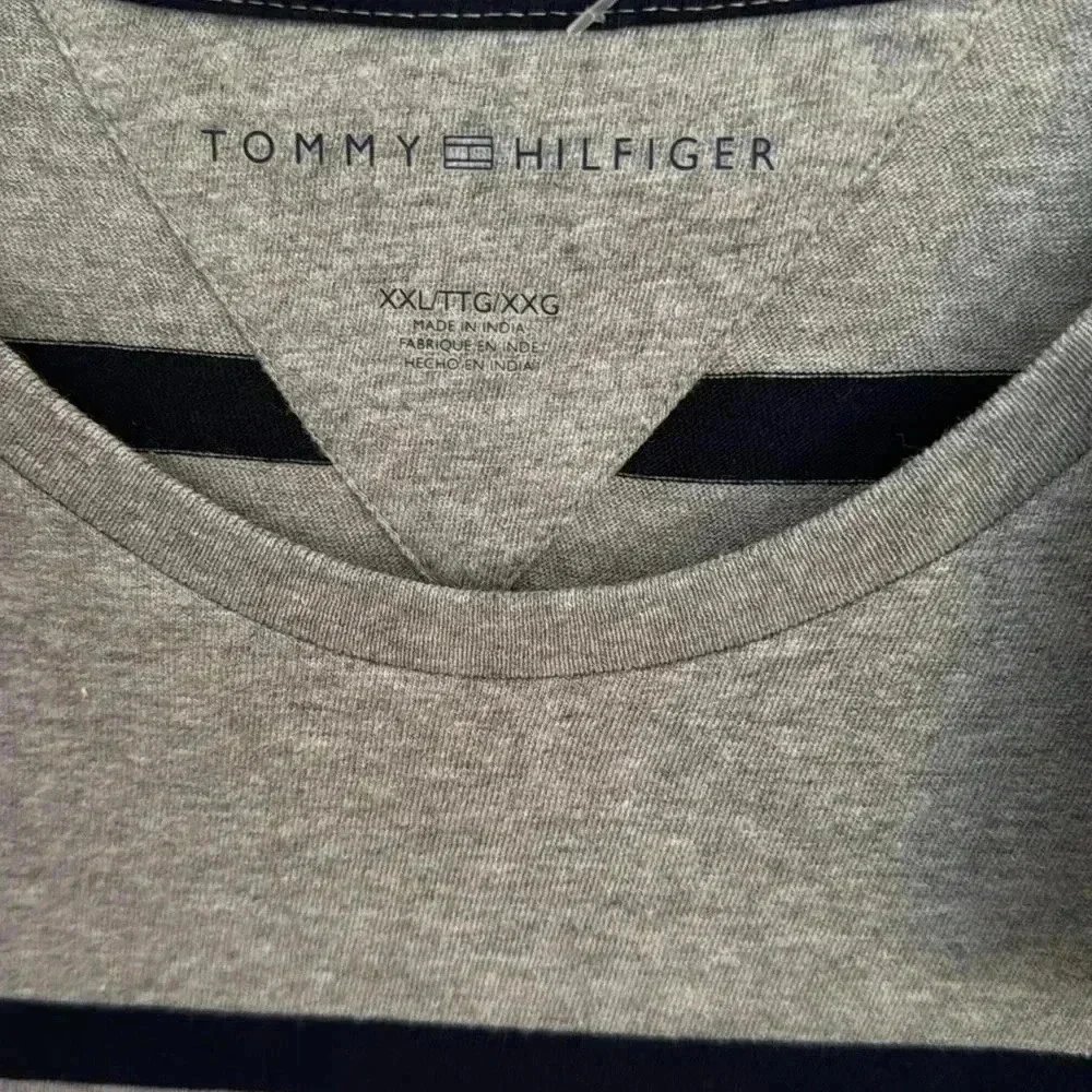 NWT Men’s Tommy Hilfiger XXL Shirt - Picture 3 of 4